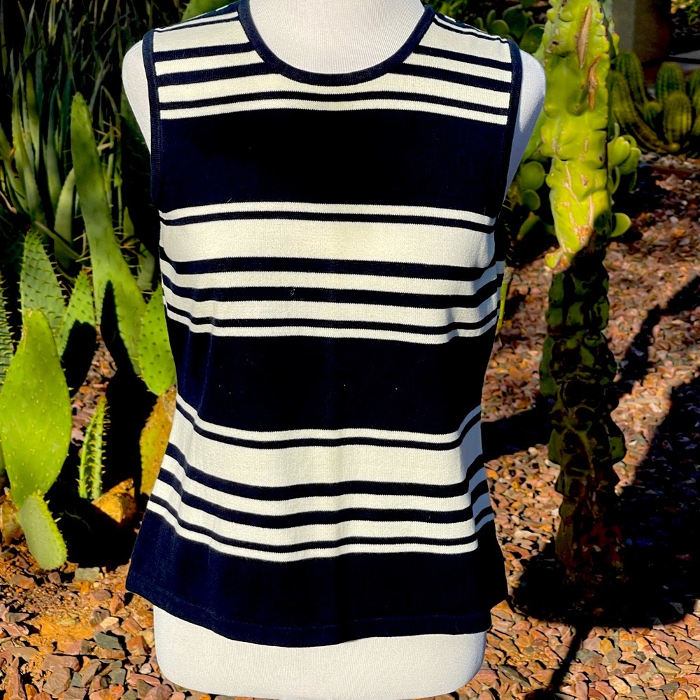 LIZ CLAIRBORNE KNIT TOP